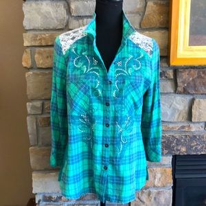 Great MISS ME Shirt with Bling, Lace, Embroidery & Sass! Small ⭐️🌸